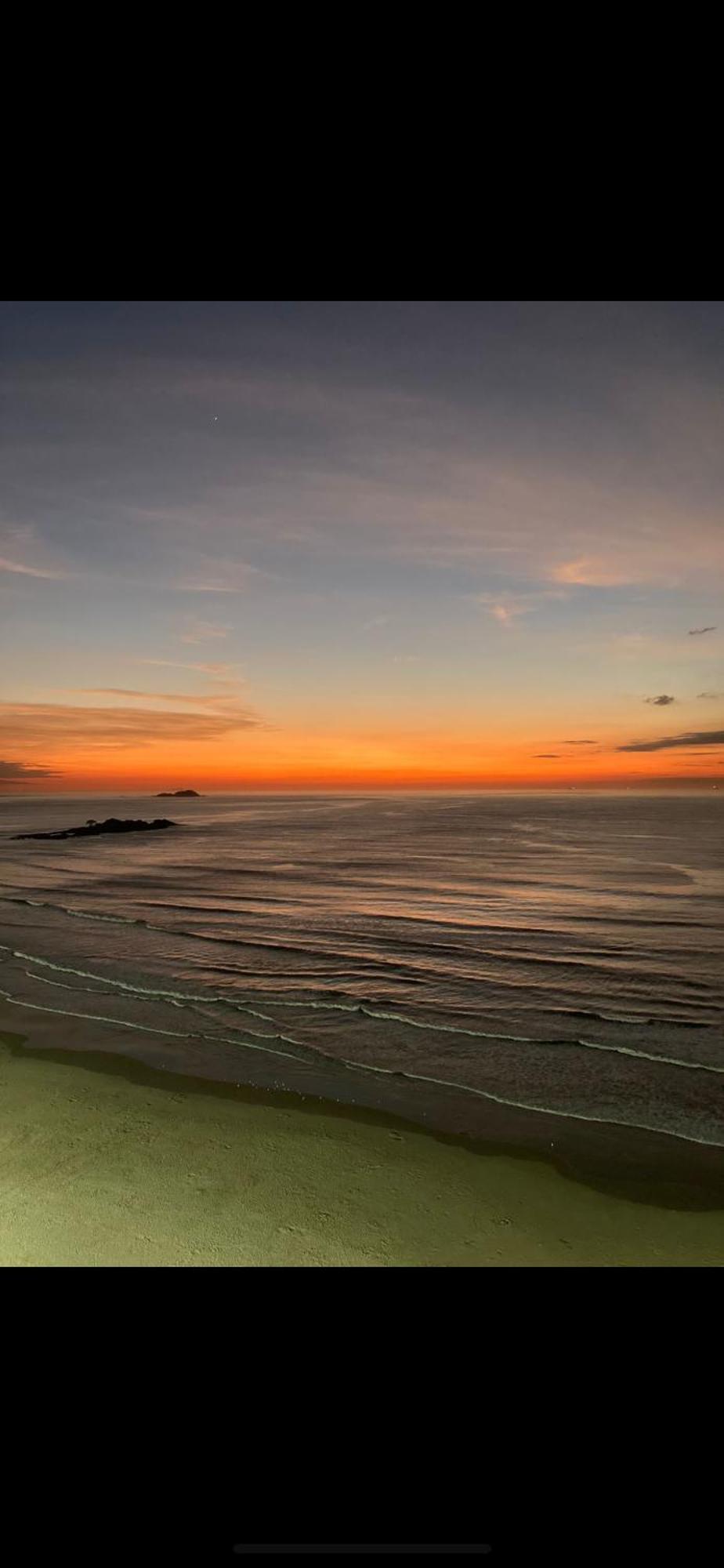 Apartamento De Pitangueiras Frente Ao Mar